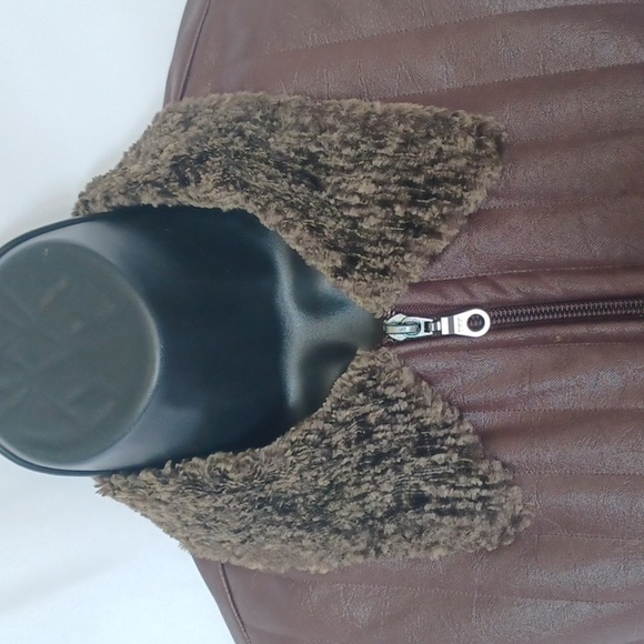 VINTAGE Farouche Faux Leather Vest, Size 10, embroidered,  quilted - Picture 3 of 8